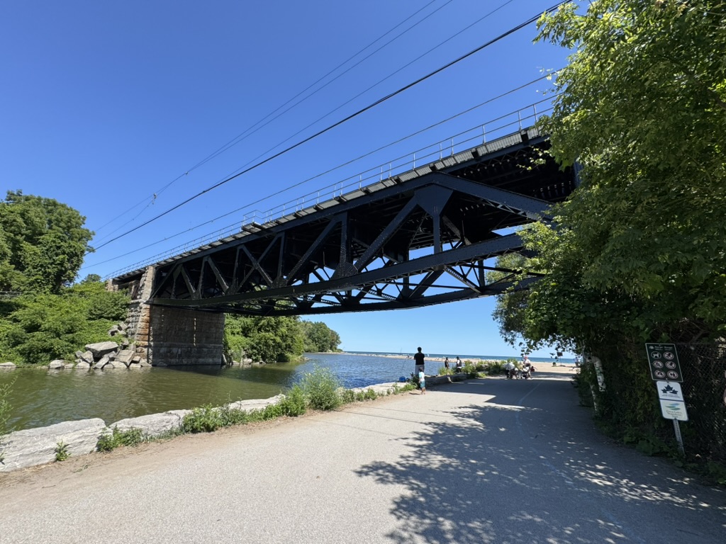 blerghhh's tweet image. Geezer Cycling 2025: finally going on some longer rides. Did an 80km ride to this "scenic vista".