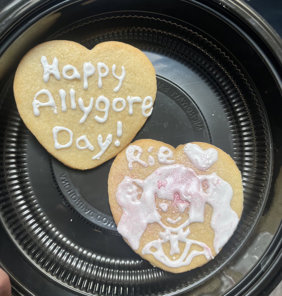 ArreyDesu's tweet image. My friend made me a Rie cookie for my birthday ๐ญ๐ธ
#AtoRie