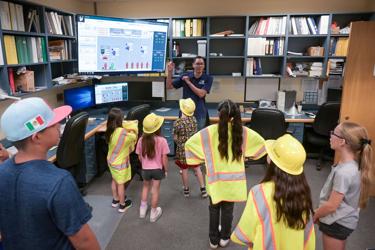 LACoPublicWorks's tweet image. Take Our Young People to Work Day brought future leaders to our Alcazar and Lancaster Yards!
Kids got a firsthand look at the vital work their parents and loved ones do to help Public Works plan, design, build, and maintain the infrastructure that keeps LA County moving.