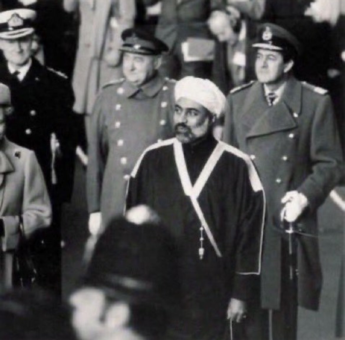 ستبقى أعظم من خلده التاريخ 💔❤️🇴🇲.

#قابوس_في_قلوبنا 
#قابوس_بن_سعيد