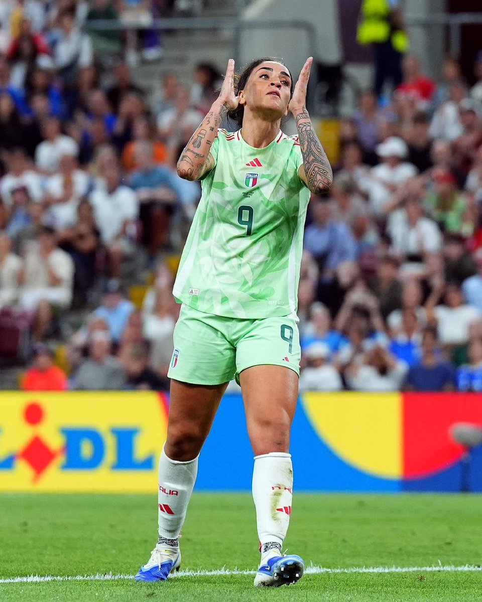 Azzurri_En's tweet image. 90 minutes are up, we are going to extra time.
🏴 #ENGITA 🇮🇹 1-1
#WEURO2025 #Azzurre #LeAzzurreSiamoNoi