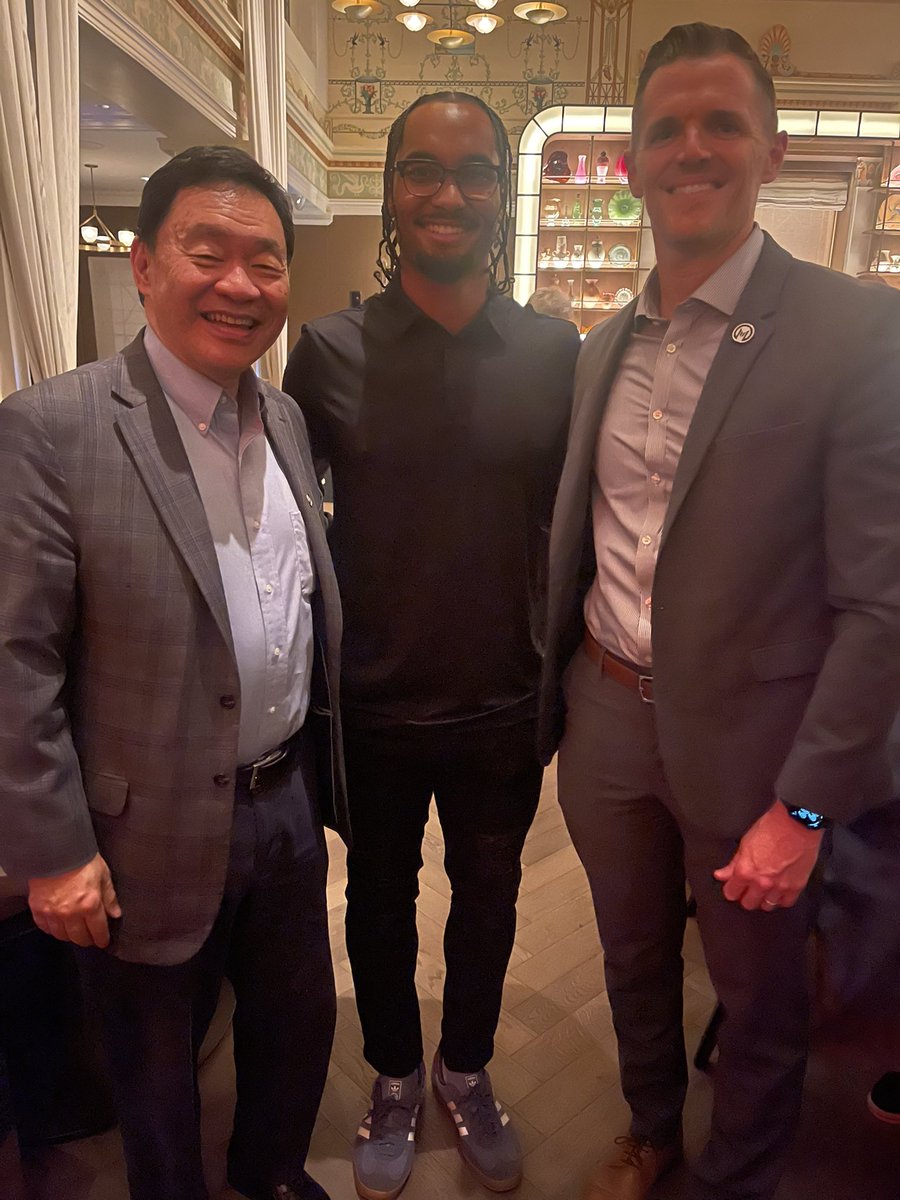 PatrickHwuMD's tweet image. Great evening at the @Buccaneers partner kickoff dinner! Connected with Zyon McCollum and Ko Kieft, who remember visiting @MoffittNews as rookies, and met first-round draft pick Emeka Egbuka. Wishing the team a strong start to training camp! 🏈💪 #GoBucs