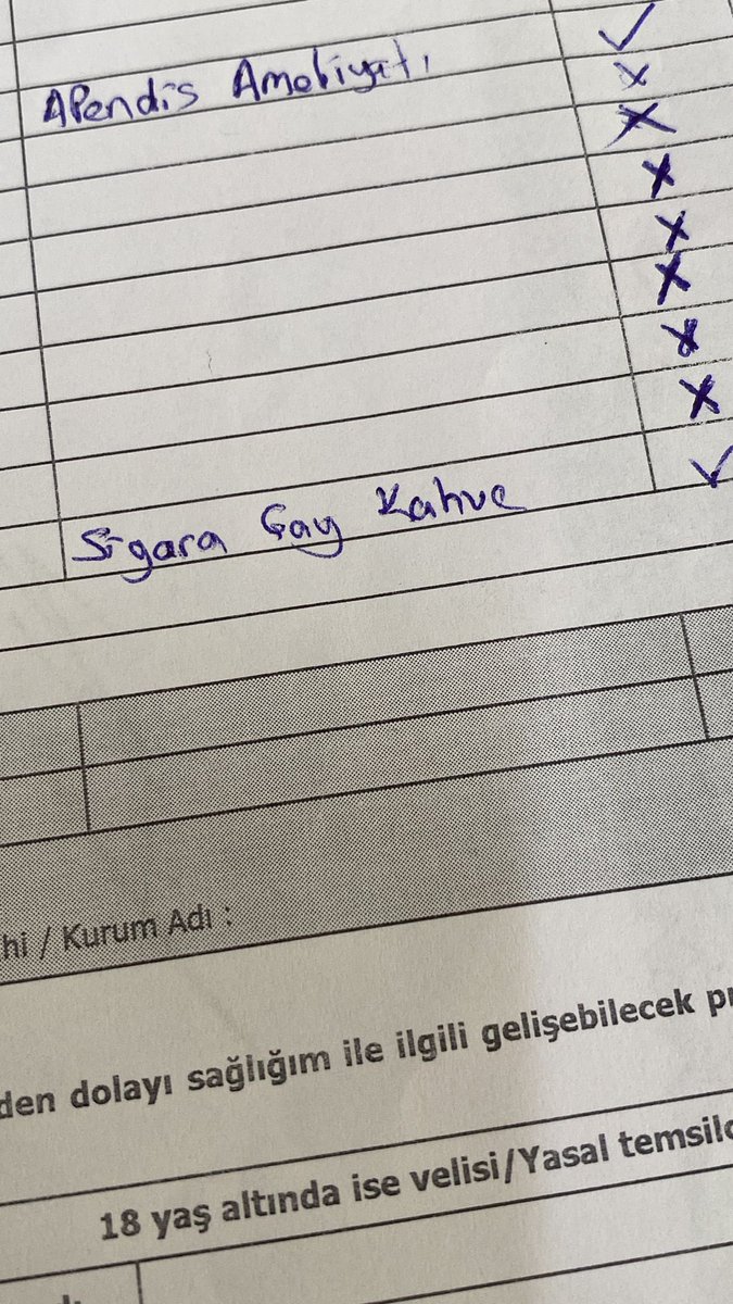 ozgeliee's tweet photo. Bugun is yerıne bi abinin biraktıgı cv; 
Hobileriymis gşdaşdşsfig https://t.co/DsjQdb7aGr