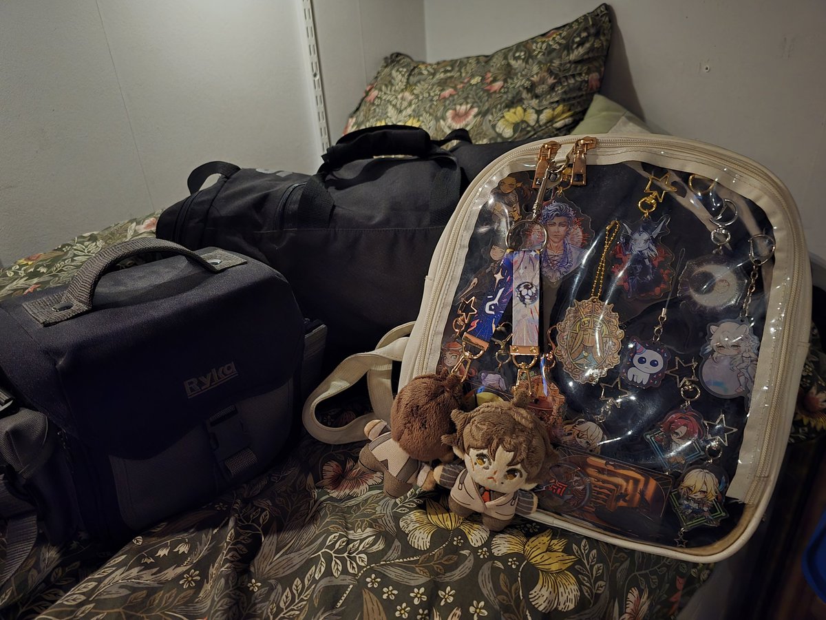 the_tealeaf's tweet image. All packed up to head to Närcon tomorrow! If anyone does see me there do come say hi!! I'll have the ita bag on me and a fuck ton of arcane bracelets to give out &lt;3