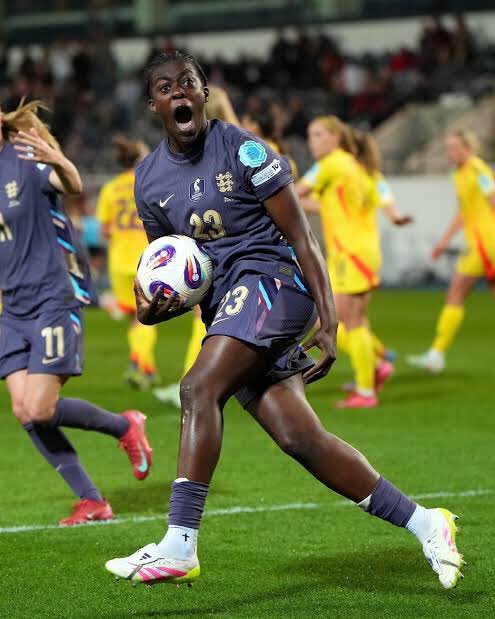 salym_waziry's tweet image. England lionesses Michelle Agyemang with a composure & finish better than Rasmus Hojlund’s to restore parity against Italy & take the game to extra time.
What a beauty, I mean the finish😂😂