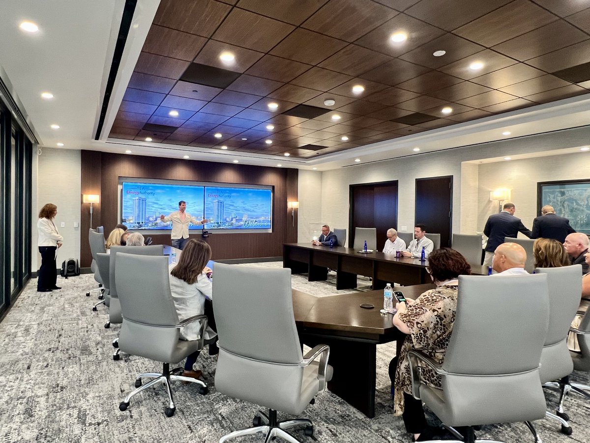 flpublicpower's tweet image. FMEA was pleased to offer an intimate pre-conference event this year as part of the FMEA Annual Conference. Thanks to FMEA partner & supporter, @TEAPublicPower, for providing an office & energy trading floor tour, highlighting the services TEA offers to #FLPublicPower clients.