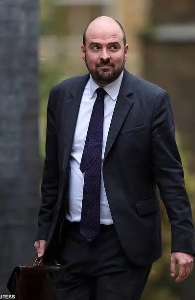 DanLord78's tweet image. According to Kemi Badenoch this is what renewal of the Tory Party looks likes; a couple of old hand who have done the rounds of Ministerial departments more times than a pass the parcel at a Boris Covid Party.
#JamesCleverly #RichardHolden