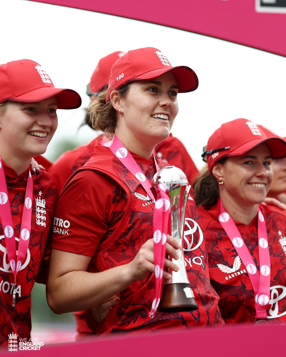 englandcricket's tweet image. England Women’s Summer 2025 ✅
Not the ending we wanted but some amazing moments throughout and we appreciate all the support 🩷
World Cup 🔜🔜🔜