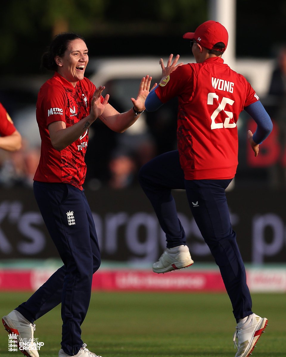 englandcricket's tweet image. England Women’s Summer 2025 ✅
Not the ending we wanted but some amazing moments throughout and we appreciate all the support 🩷
World Cup 🔜🔜🔜