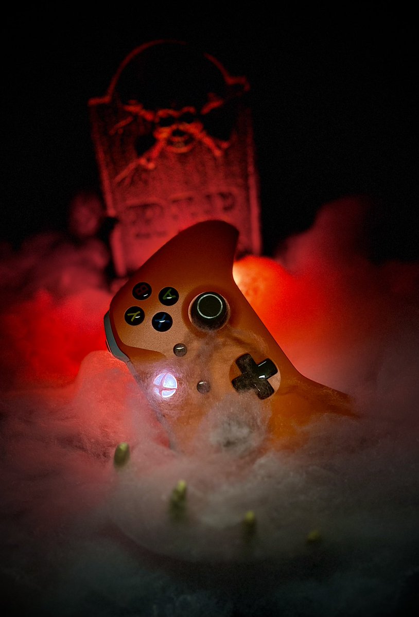JustMeeVicky's tweet image. How is July so close to over already??
Halloween will be here in no time! 🎃
#Xbox