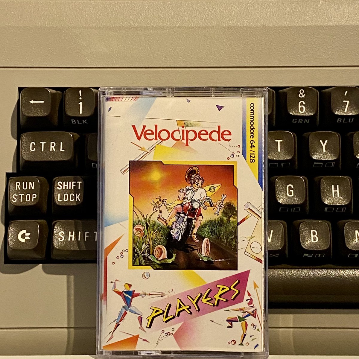 retroguybry's tweet image. 🕹C64 Game of the Day🕹
Velocipede (1986) by Karl Hörnell and published by Players. Another challenging game from Karl with similar gameplay to BC’s Quest for Tires. This game is fun but will drive you wheelie mad! #Commodore64 #C64 #C64GameOfTheDay