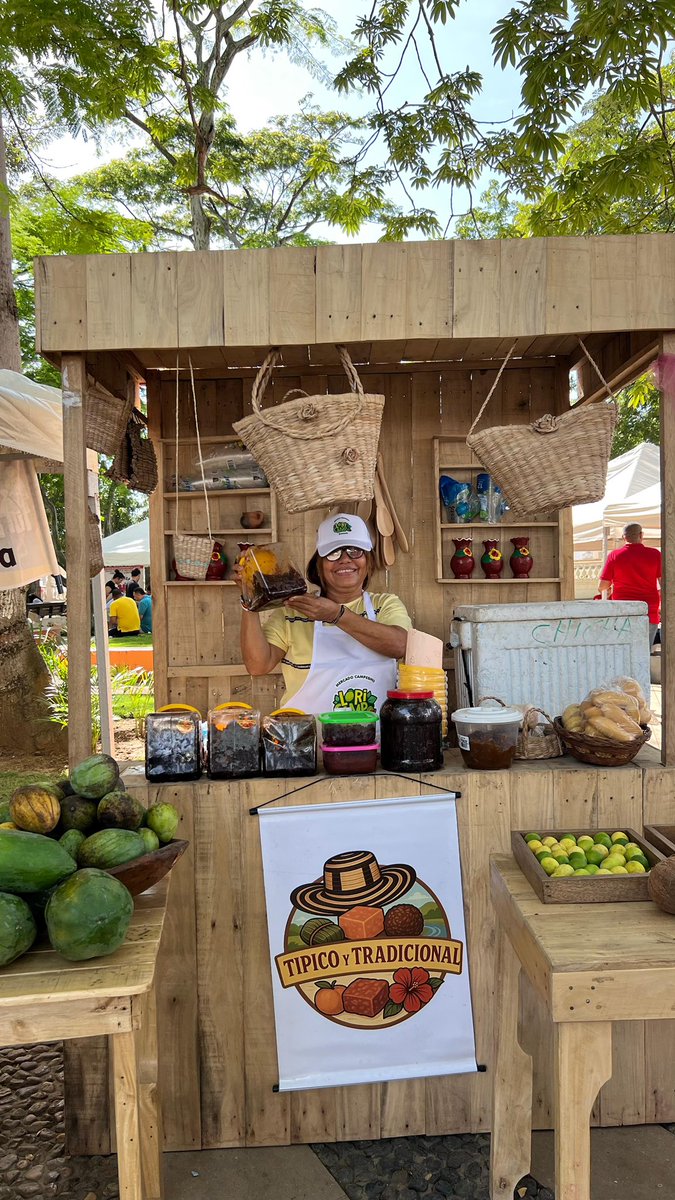 rpcradiolorica's tweet image. #Negocios - Ventas por $29 millones 885 mil pesos dejó el Mercado Campesino 🧑🏼‍🌾 de Lorica: plátano, queso, pescado, ñame y queso fueron los productos más vendidos. En la jornada de la @AlcaldiaLorica participaron 50 pequeños productores #campesinos