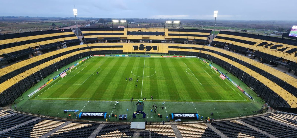 Carve Deportiva (@carvedeportiva) on Twitter photo 🏆 𝐒𝐮𝐝𝐚𝐦𝐞𝐫𝐢𝐜𝐚𝐧𝐚
🔛 ¡𝗔𝗜𝗥𝗘!
🏟️ Comenzamos desde el CDS con toda lo previo de <a href="/CerroLargoFc/">Cerro Largo Fútbol Club</a> 🆚 <a href="/cacc_sde/">Club Atletico Central Córdoba</a>, con <a href="/diegomiranda07/">Diego Miranda</a> al mando
🎙️ A las 19.00 lo relata <a href="/Pepe_Temperan/">Pepe Temperan</a> con los comentarios de <a href="/SebaSanchezuy/">Seba Sánchez</a>
📺 youtube.com/@CarveDeportiv…
📻 𝗣𝗼𝗻𝗲𝘁𝗲 𝗹𝗮 🏆 𝐒𝐮𝐝𝐚𝐦𝐞𝐫𝐢𝐜𝐚𝐧𝐚
🔛 ¡𝗔𝗜𝗥𝗘!
🏟️ Comenzamos desde el CDS con toda lo previo de <a href="/CerroLargoFc/">Cerro Largo Fútbol Club</a> 🆚 <a href="/cacc_sde/">Club Atletico Central Córdoba</a>, con <a href="/diegomiranda07/">Diego Miranda</a> al mando
🎙️ A las 19.00 lo relata <a href="/Pepe_Temperan/">Pepe Temperan</a> con los comentarios de <a href="/SebaSanchezuy/">Seba Sánchez</a>
📺 youtube.com/@CarveDeportiv…
📻 𝗣𝗼𝗻𝗲𝘁𝗲 𝗹𝗮
