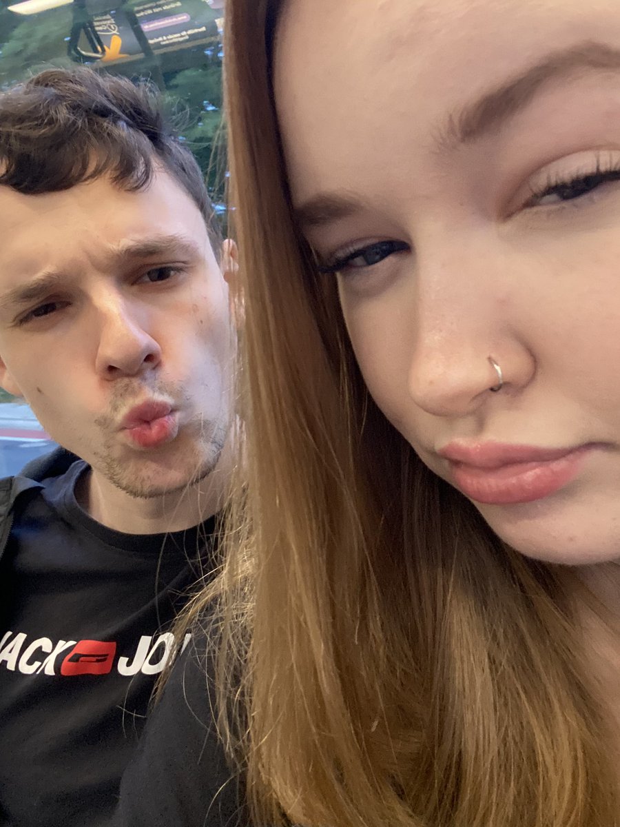 v_yuicee's tweet image. Immerhin hat wenigstens eine Rizon Spielerin heute gewonnen 💀❤️