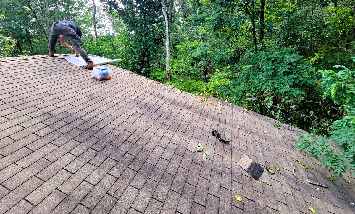 RoofingGeorgia1's tweet image. Emergency Roof Repair Emergency roof repair? Roofing Georgia offers fast, reliable service when you need it most. #RoofingGeorgia #EmergencyRepairs #FastService