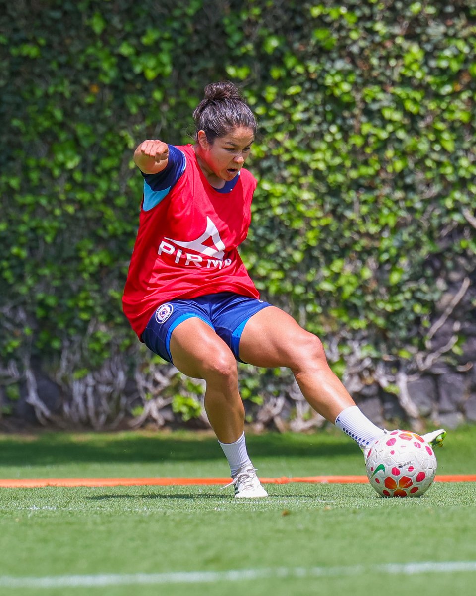 AzulFemenil's tweet image. Pensando ya en nuestro siguiente compromiso en casa 💪🏻