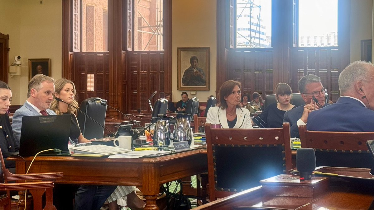 AngelaPaxtonTX's tweet image. Today we heard SB 5 (banning THC), SB 11 (election integrity), and SB 12 (banning taxpayer funded lobbying) in the Senate State Affairs committee. I am proud to be the Vice Chair of this committee as we handle very important legislation for the state of Texas.
#TxLege
