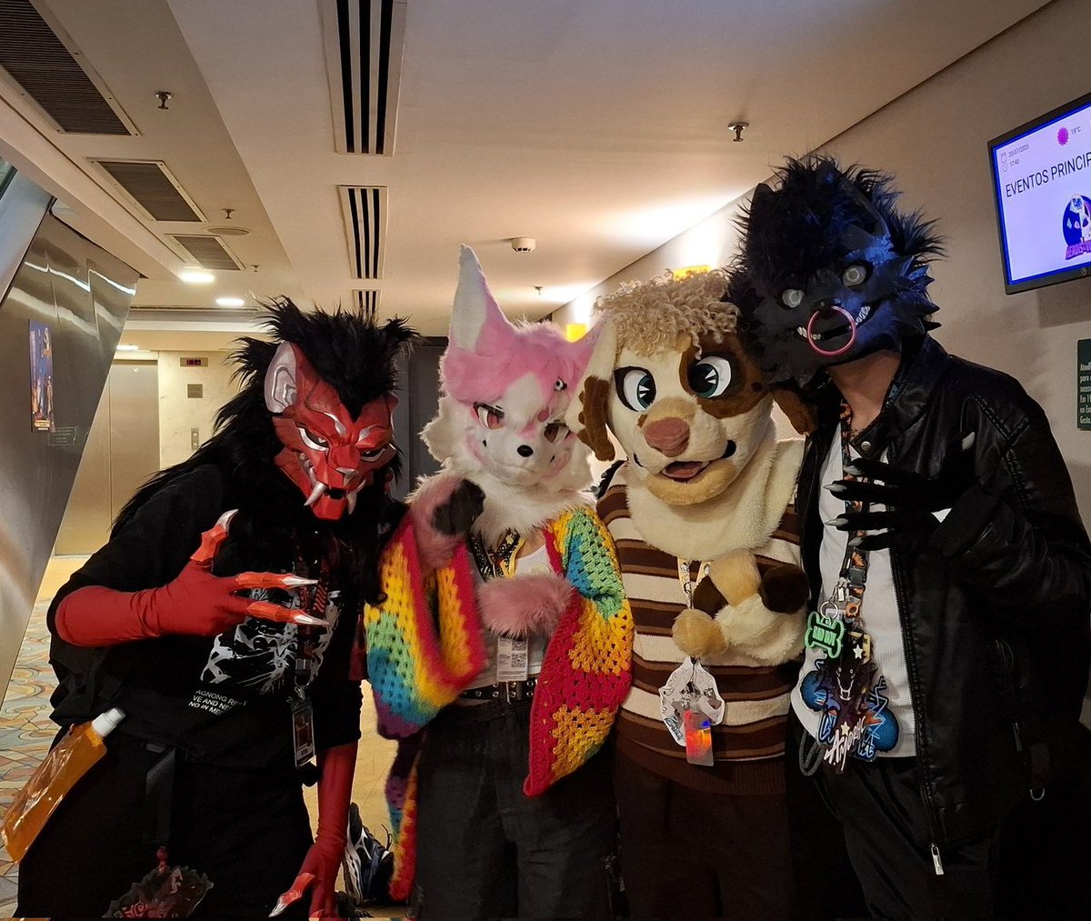 Coming back from a trip to the con with a only thought:

"I miss my friends so much"