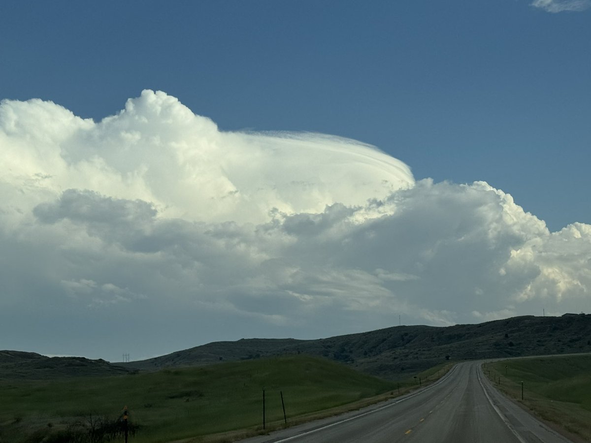 tornadopaigeyy's tweet image. Gorgeous views right now as we approach the special weather statement storm near Clearmont, WY!!