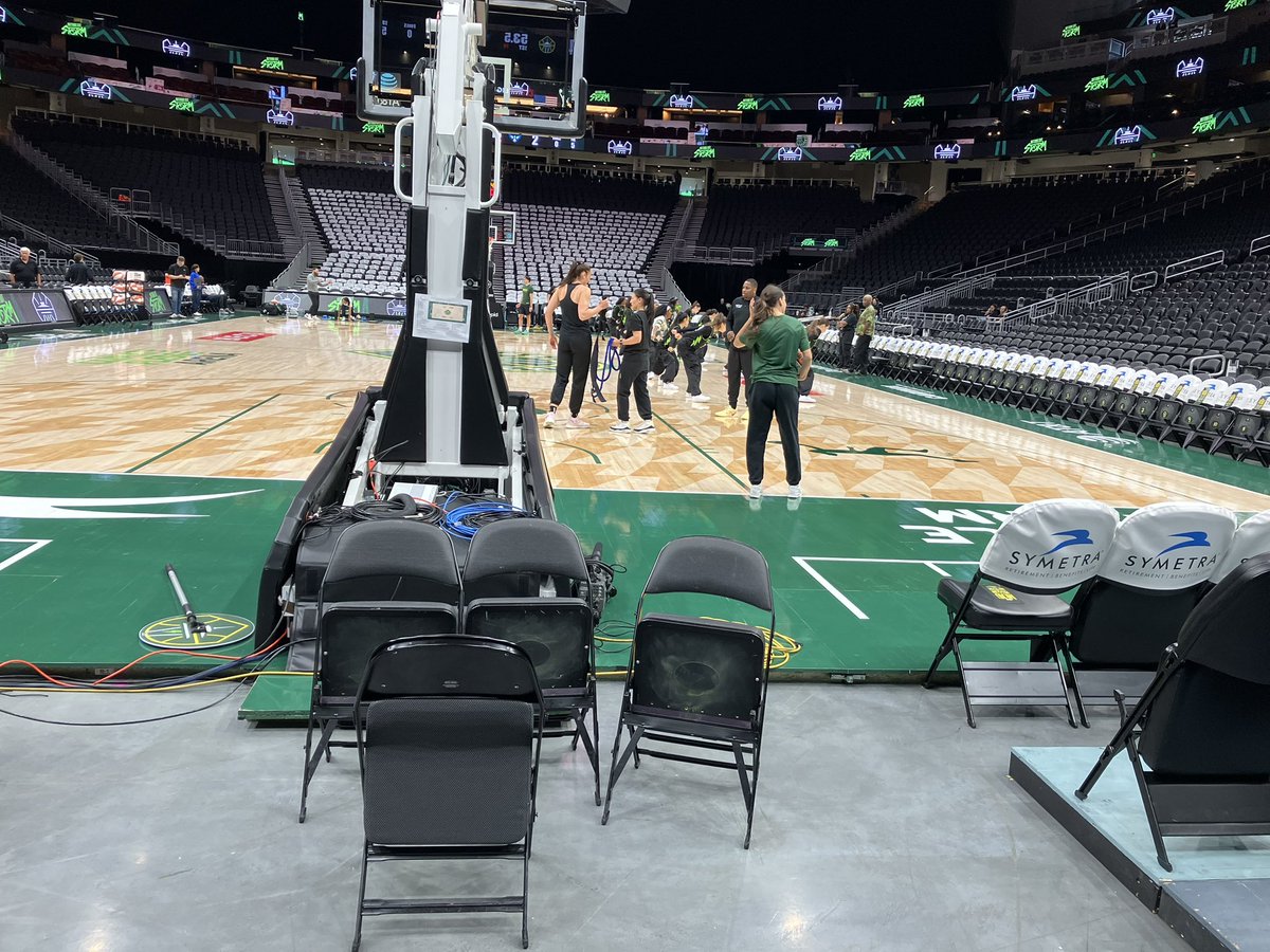 BrendenPotts's tweet image. First out for warmups: Mackenzie Holmes!
@seattlestorm @WorldExposureWB ⛈️🏀
