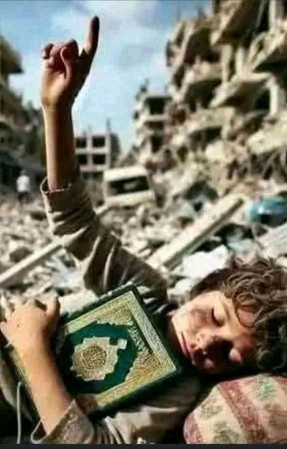 AboAsam52's tweet image. صبرا اهل غـــ،ـــزة فإن موعدكم الجنة
#GazaStarvingToDeath
#غزه_تموت_جوعاً
#GazzeAçlıktanÖlüyor
#Gaza_meurt_de_faim
#افتحوا_معبر_رفح
#أنقذوا_غزة_بفتح_المعابر