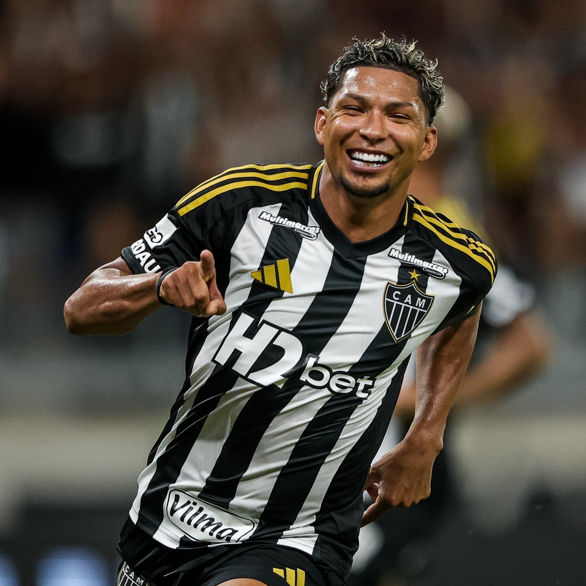 SofascoreBR's tweet image. Rony pelo Atlético:
⚔️ 28 jogos (26 titular)
⚽️ 10 gols
👟 85 finalizações (38 no gol)
🥅 5/18 grandes chances convertidas
🧠 3 grandes chances criadas
🔑 20 passes decisivos
👊 44 faltas sofridas
🥊 2 pênaltis sofridos
💯 Nota Sofascore 7.04
Pediu rescisão de contrato.