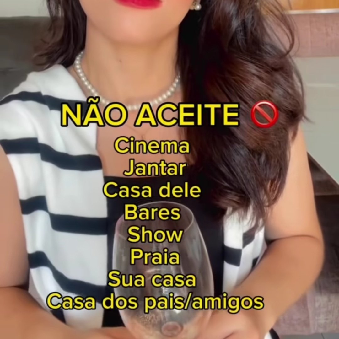 Hipona_'s tweet image. "O que você acha da gente comprar aqueles livrinhos de pintura e colorir juntos?"