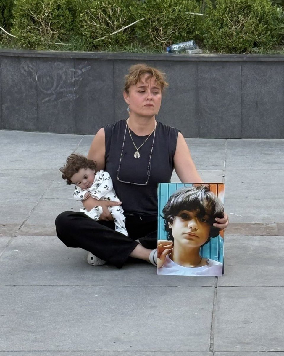 Spor yalnızca bir oyun değil, aynı zamanda vicdanın, adaletin ve dayanışmanın da güçlü bir sesidir.

Kulübümüz; evladı için adalet arayışında olan Yasemin Minguzzi’nin, oğlu Mattia Ahmet Minguzzi adına başlattığı oturma eylemini derin bir saygı ve duyarlılıkla takip etmektedir.