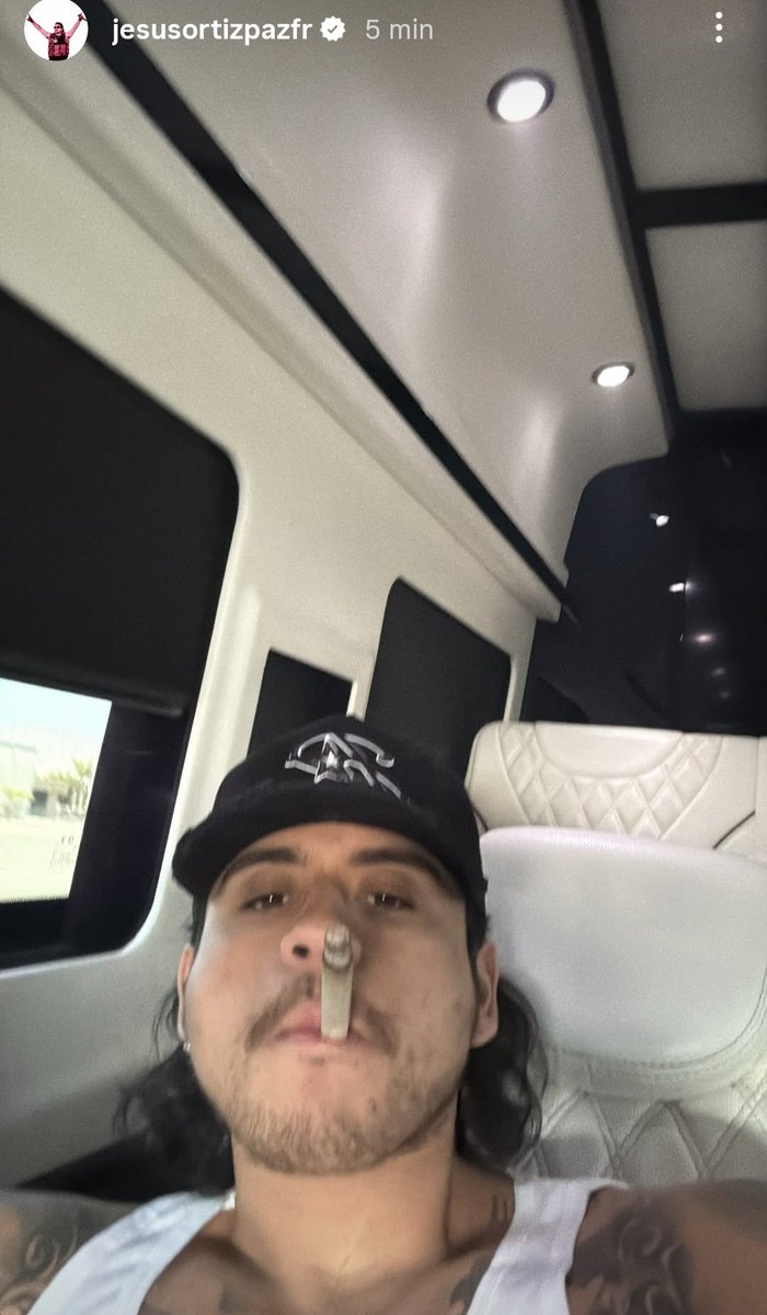 tutsipoprey82's tweet image. 🚬