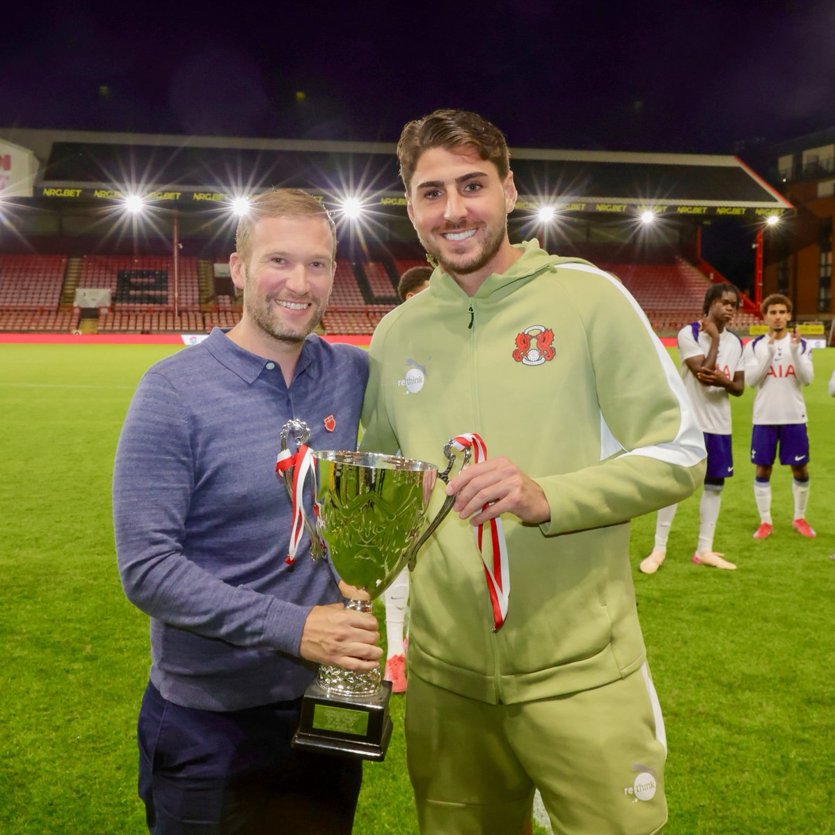 leytonorientfc's tweet image. Always a special evening, remembering a very special man ❤️
#LOFC #OneOrient | @JE3Foundation