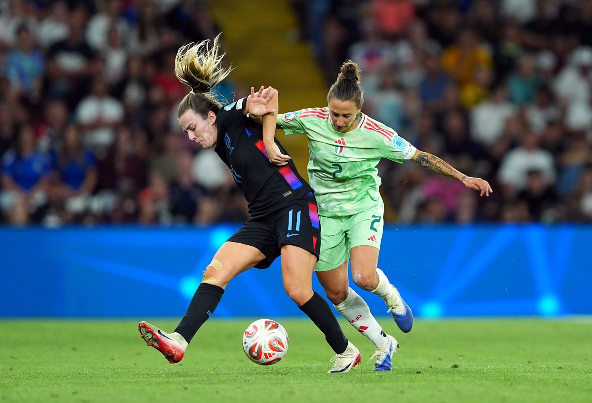 Azzurri_En's tweet image. No change in the first half of ET ⚖️
🏴 #ENGITA 🇮🇹 1-1 | (105')
#WEURO2025 #Azzurre #LeAzzurreSiamoNoi