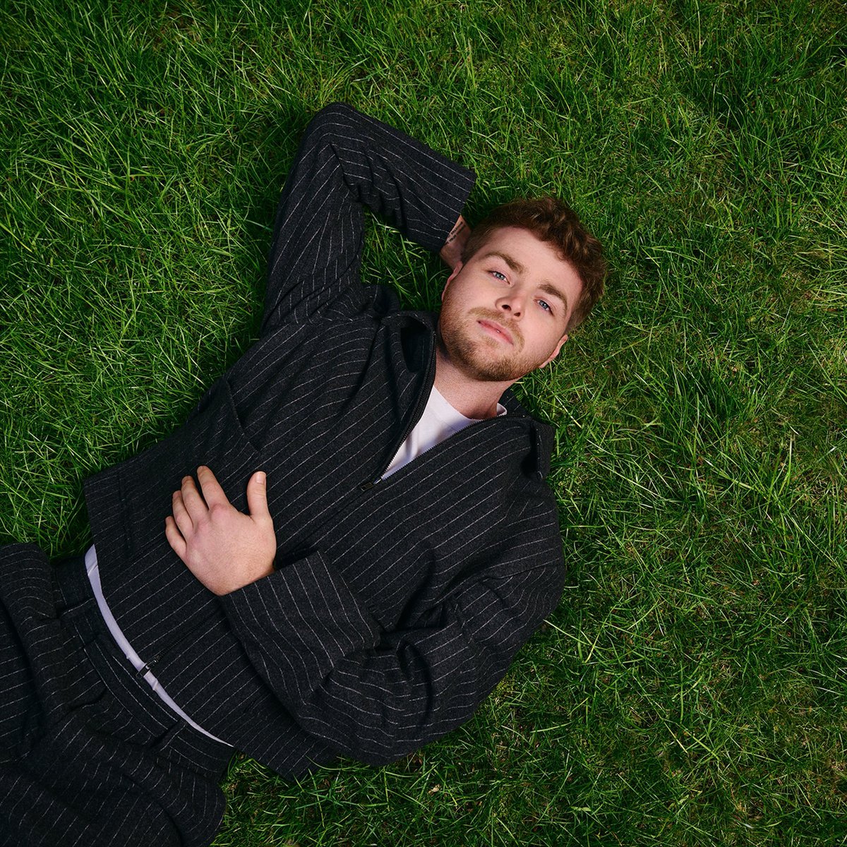 chartdata's tweet image. Alex Warren's 'You'll Be Alright, Kid' aiming for #6 debut on the Billboard 200 with 66K units first week (via @HITSDD).