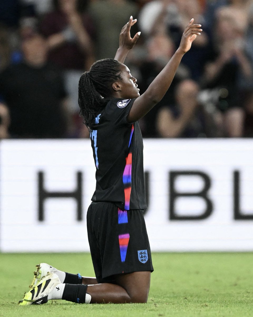 WomensGameMIB's tweet image. These Euros have turned MICHELLE AGYEMANG into a HERO. The 19yo has been at Arsenal since 6, on loan at Brighton, and has only 4 senior England caps. But for the second time this Euros, she has strolled on the field in the 96th minute and RESCUED England⭐️
📸 @ArsenalWFC