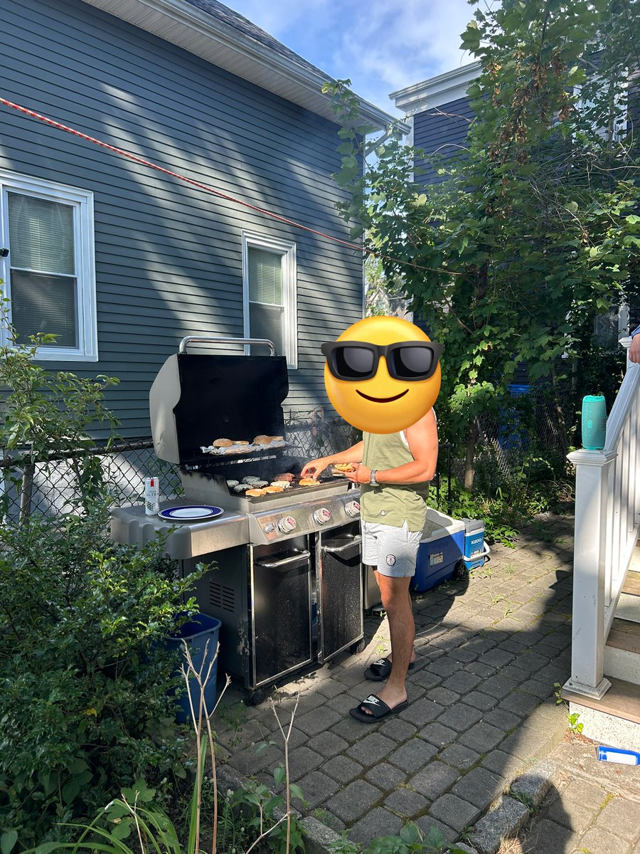 JohnnyRitt401's tweet photo. Grille Master Jorge!

@jorgefd24 https://t.co/re7KcghigA