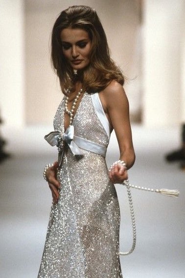 LaModeUnknown's tweet image. Chanel by ✨Karl Lagerfeld✨ Spring/Summer 1991 Couture. 🪡