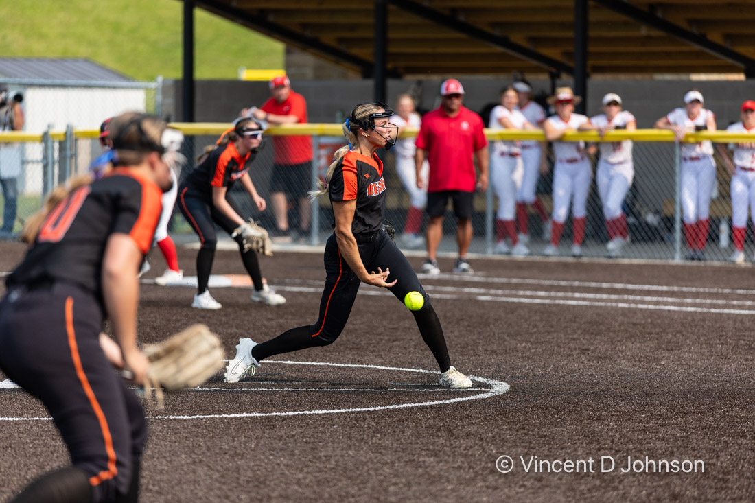 VincentDJohnson's tweet image. 🚨PHOTO GALLERY ALERT🚨
🥎#Beecher vs #BrimfieldElmwood super-sectional #softball photos📸 from June 2.
Link below⬇️👇⬇️
@BeecherBobcats @BeecherSoftball @lady_IndiansSB
visualpreservationist.com/photo-gallery-…