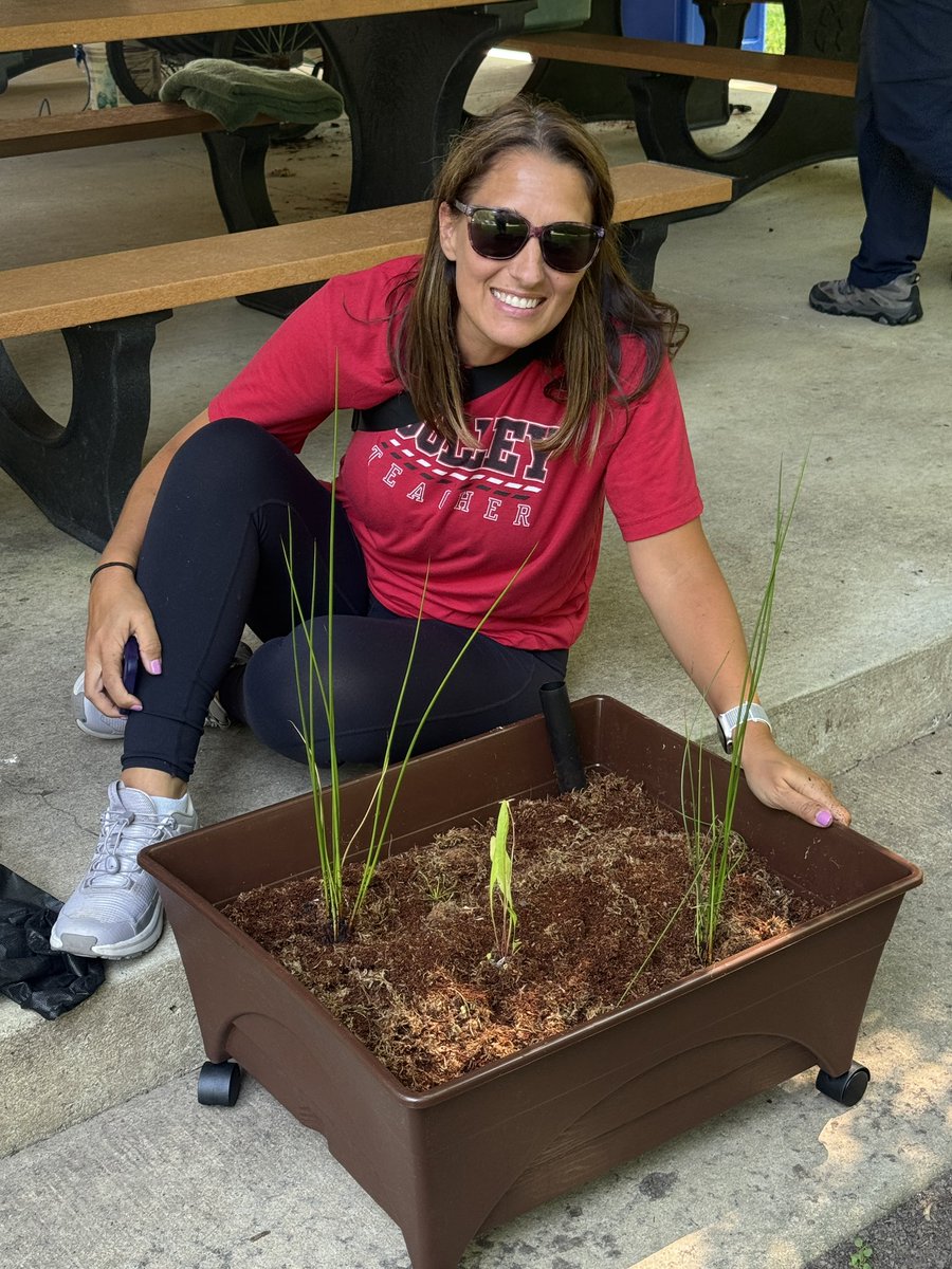 Allison Webb (@mrswebbskinders) on Twitter photo Enjoyed the day at the <a href="/SmithsonianEnv/">SmithsonianEnv</a> learning about pollinators, native Maryland plants and creating a bog to join our outdoor classroom! 🌱 Enjoyed the day at the <a href="/SmithsonianEnv/">SmithsonianEnv</a> learning about pollinators, native Maryland plants and creating a bog to join our outdoor classroom! 🌱