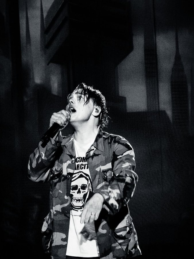 MCRupdates1's tweet image. An angel
📸 by Vanessa Caron-Cantin for @HeaviestofArt
#MCRSF