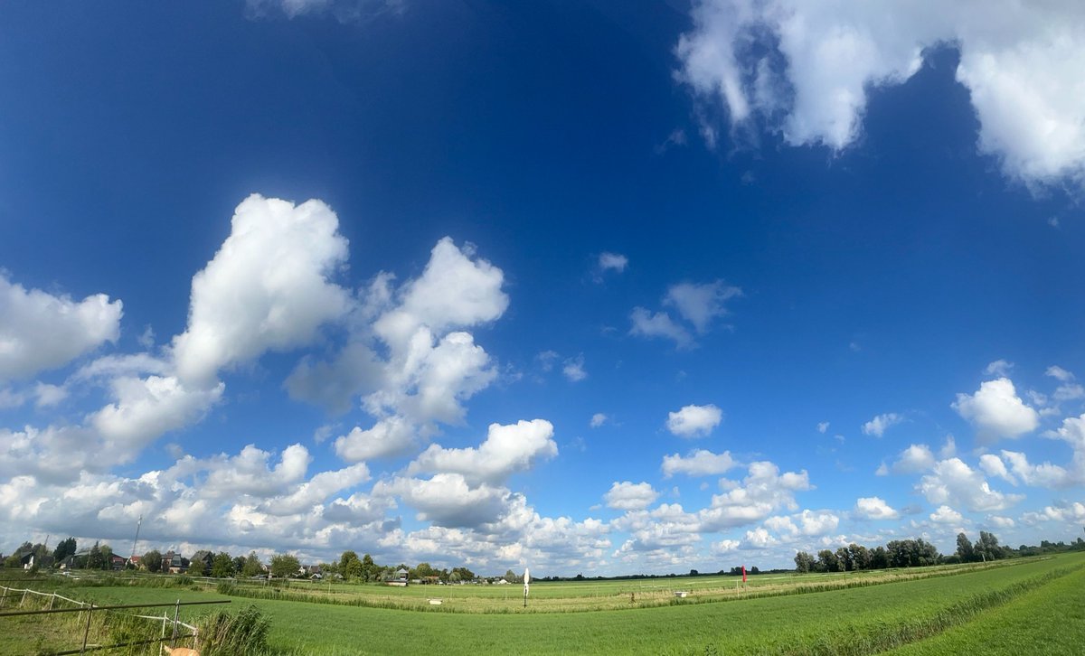 ronaldvanzijl's tweet image. 22/07/2025 – NL – Skyscapes
18:30 h
It was a lovely day
@Demo2020cracy @Elizabe32413720 @TexMericana @Raggedyedge1 @DELTA9_DELTA9 @BenKnight1980 @druid10 @IonisedSkyWatch @Clearskiesinit @SaskiaHeijden @ImagesCoast @OpChemtrails @Chemtrail101 @LegendreKristy @nogps1 @b_gimpl1234