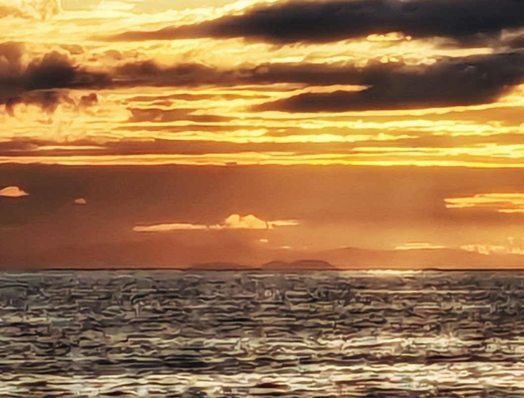 RedRiverCroft's tweet image. Sailing in a sea of silver and a sky of gold.
The Shiant Isles from our mainland croft in Wester Ross, Scottish Highlands.
@ShiantIsles