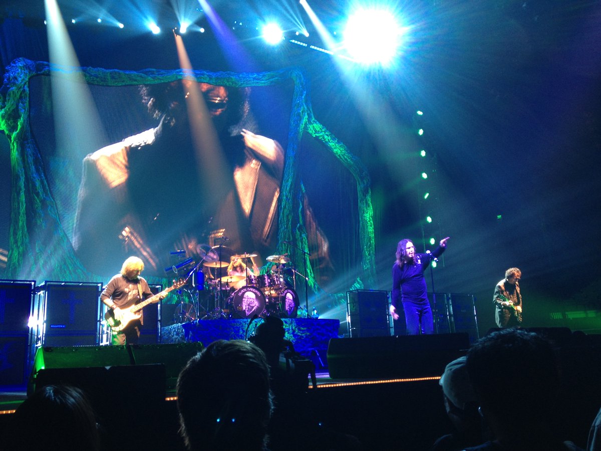 sabbathfans's tweet image. Shot I took myself on the 13 tour of Oz doing his thing.
#RIPOzzy