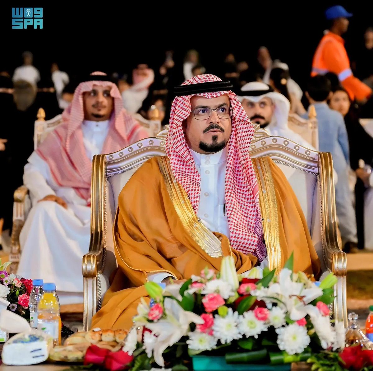 يقول #غازي_القصيبي  " الذين يتحدثون عن حبي للإعلام ينسون أن الحب يحتاج إلى طرفين، وكان عليهم أن يسألوا عن سبب حب الإعلام لي؟ " . 

وسر حب وأحترام الإعلاميين في #الباحة لسعادة أمين المنطقة د. علي بن محمد السواط لم يأتي من فراغ أو نتاج صدفه ، بل كان نتاج عمل وجهد يُقدم على أرض