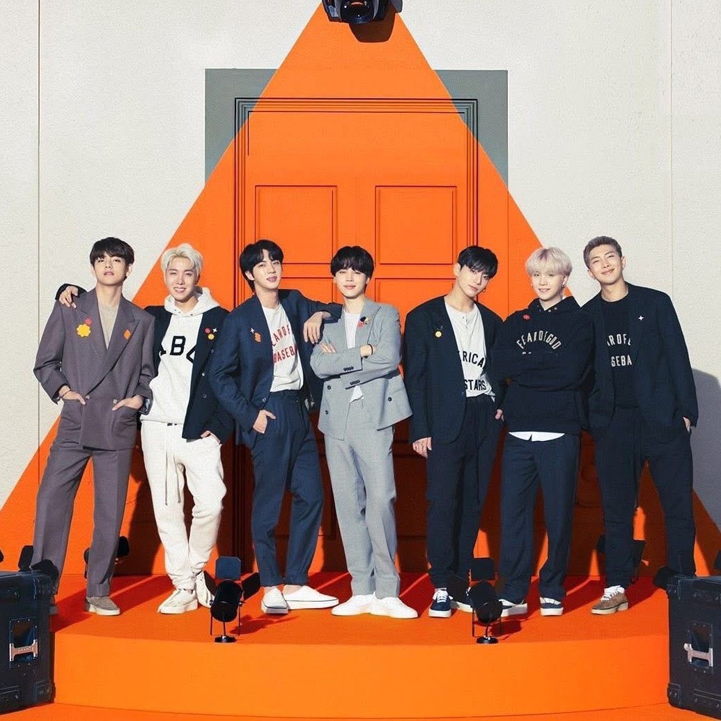 talkofthecharts's tweet image. BTS’ ‘PERMISSION TO DANCE ON STAGE - LIVE’ is aiming for a #7 debut on the Billboard 200 with 60K units first week, 50K pure (via @HITSDD).