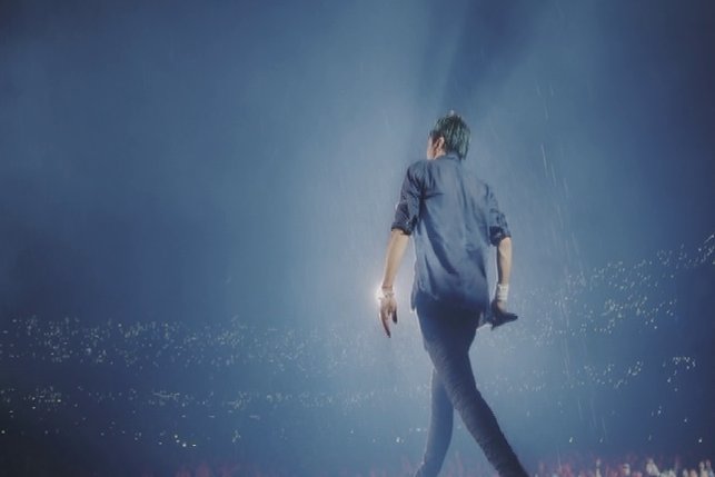 taka_mr_chil's tweet image. おはようございます☀

今朝も
優しさだけじゃ生きられないから
筋トレ😊

”今より前に進む為には
争いを避けて通れない
そんな風にして世界は今日も回り続けている

果てしない闇の向こうに　oh oh
手を伸ばそう”

#Tomorrowneverknows

暑い🥵けど
今日も頑張りましょ～
誰も知ることのない明日へ👣