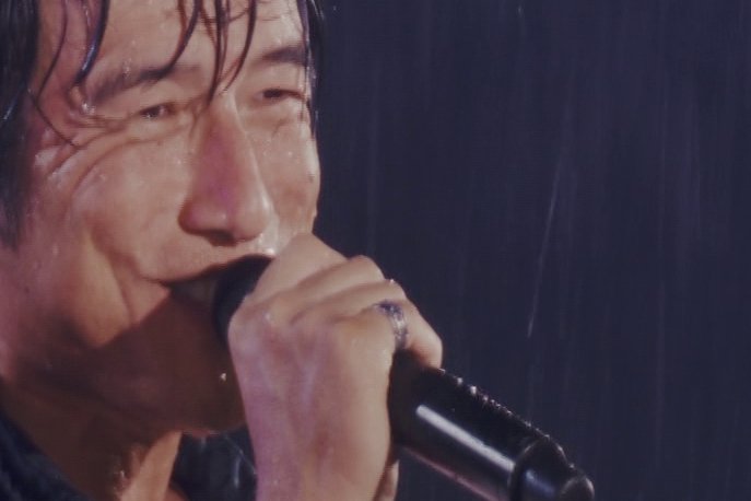 taka_mr_chil's tweet image. おはようございます☀

今朝も
優しさだけじゃ生きられないから
筋トレ😊

”今より前に進む為には
争いを避けて通れない
そんな風にして世界は今日も回り続けている

果てしない闇の向こうに　oh oh
手を伸ばそう”

#Tomorrowneverknows

暑い🥵けど
今日も頑張りましょ～
誰も知ることのない明日へ👣