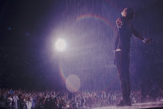 taka_mr_chil's tweet image. おはようございます☀

今朝も
優しさだけじゃ生きられないから
筋トレ😊

”今より前に進む為には
争いを避けて通れない
そんな風にして世界は今日も回り続けている

果てしない闇の向こうに　oh oh
手を伸ばそう”

#Tomorrowneverknows

暑い🥵けど
今日も頑張りましょ～
誰も知ることのない明日へ👣