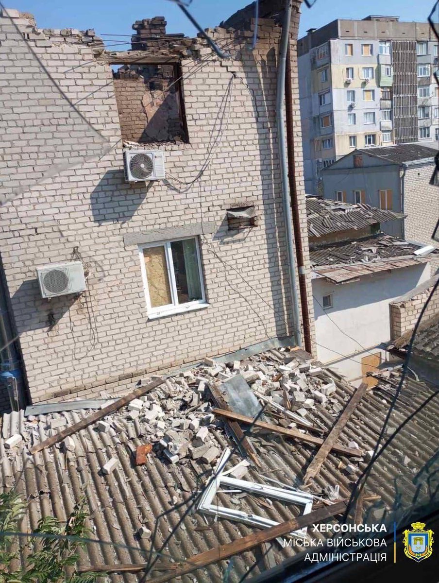 C_Knickerbocker's tweet image. Heute bekam mein (stief)Sohn, geboren auf der Krim, nach nur 3 Jahren hier seinen ersten deutschen Schulabschluss… im gleichen Moment zerstört die russische Armee Bildungseinrichtungen in Kherson. Manchmal ist dieser Spagat im Leben echt nicht so einfach.