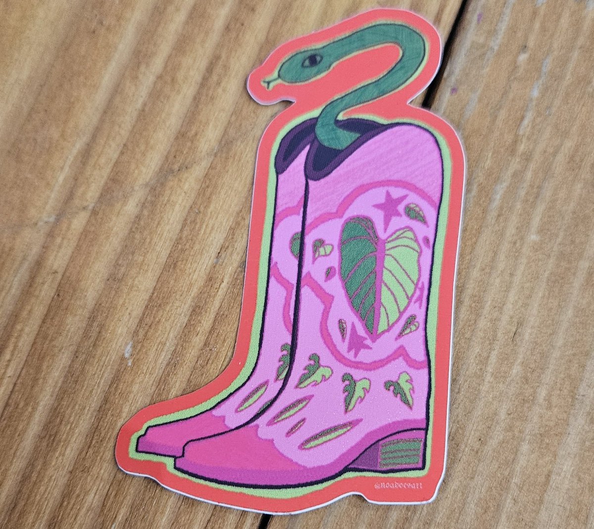 SwiftieSam28's tweet image. Ran into a debutation coded sticker &amp;amp; mirrorball @taylorswift13 while exploring Long Beach yesterday! 
@taylornation13 #TaylorSwift #Reputation #ReputationTaylorsVersion #Reputation #TaylorSwiftTaylorsVersion  #Debutation #mirrorball #folklore