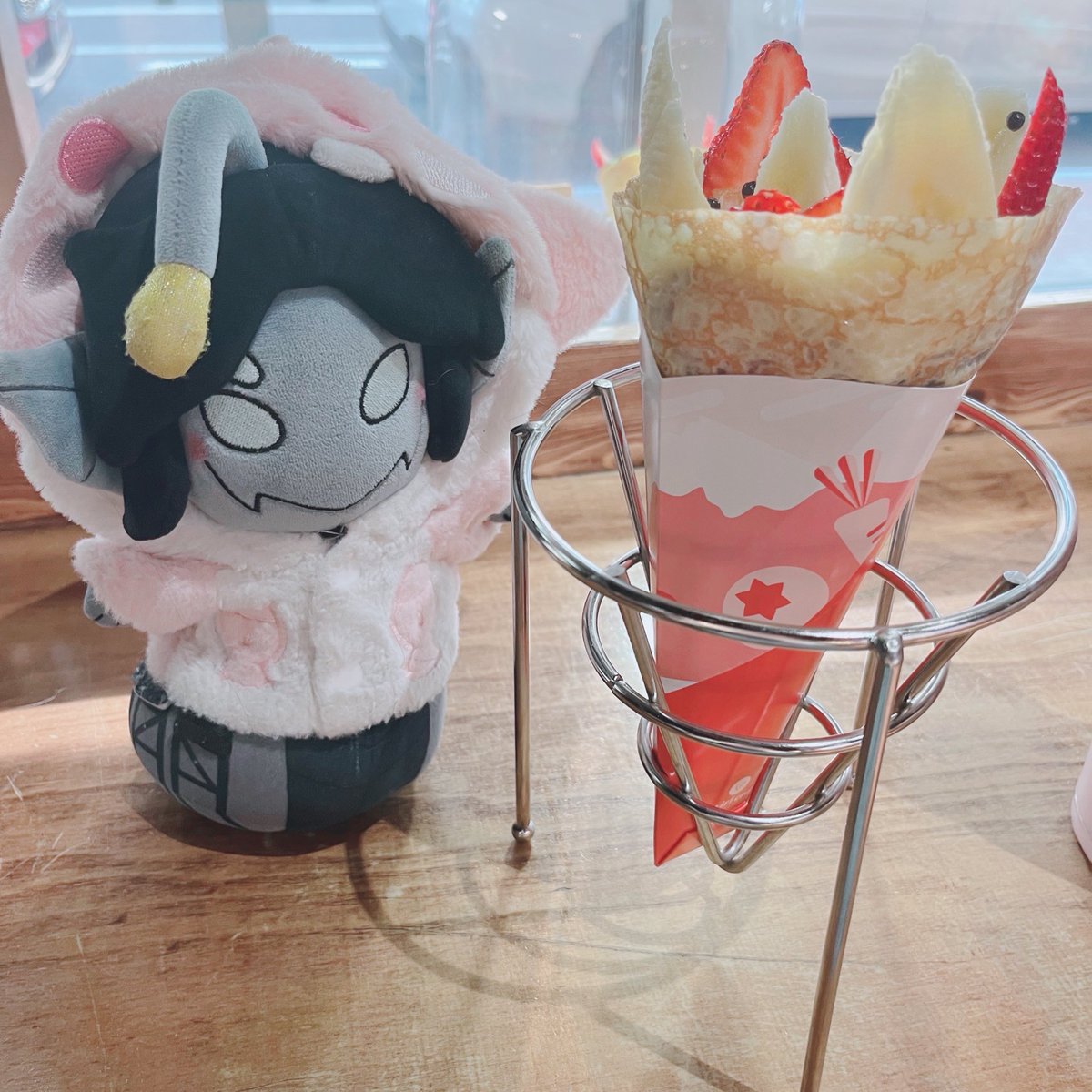 sebbynui's tweet image. how r u going to eat all of that...ur so small...