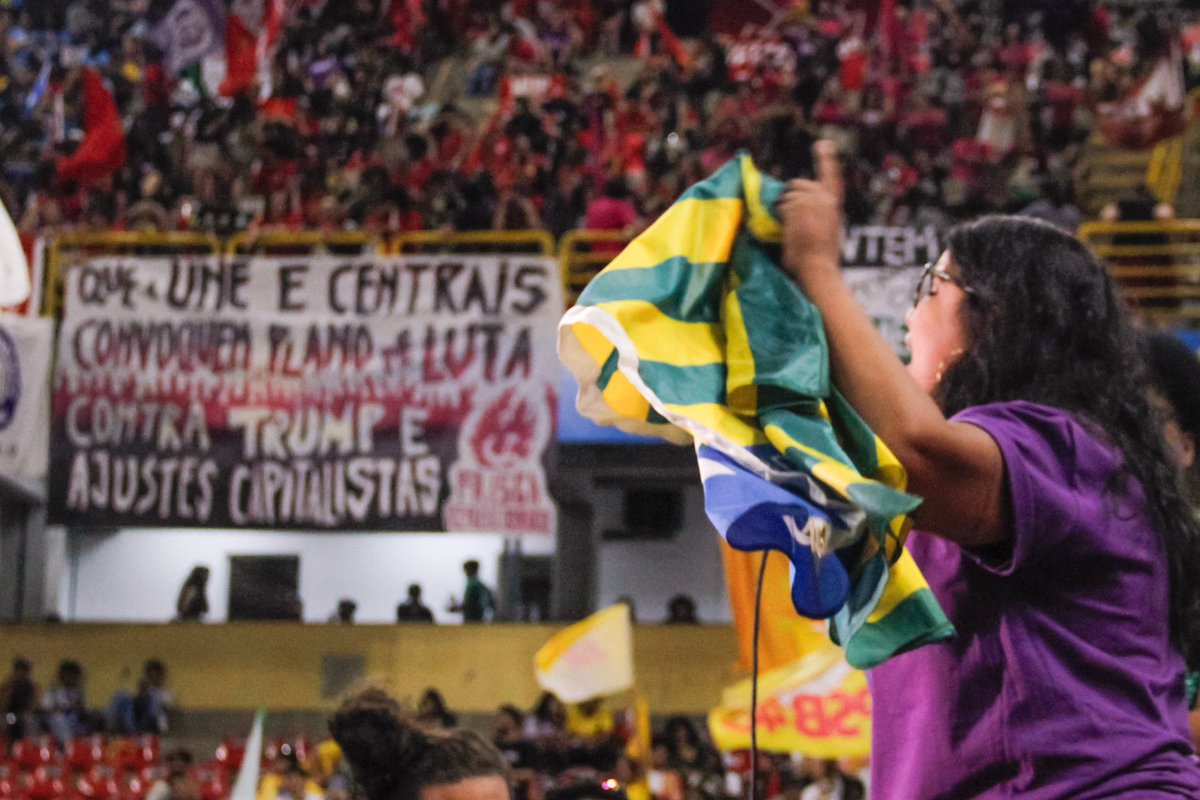 karlaaluzz's tweet photo. Unidade pra conquistar! ✊🏾
Encerro o CONUNE com esperança: no RUA e na JSM, seguimos movendo o futuro com coragem.

Barramos o inimigo, porque quem tem que avançar somos nós!
A UNE somos nós! e vamos fazer dela força viva das lutas!

💜 O Piauí é potência! https://t.co/Xu7HX8sKV3